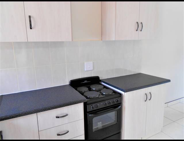 2 BEDROOM FLAT TO LET IN HOWICK CENTRAL